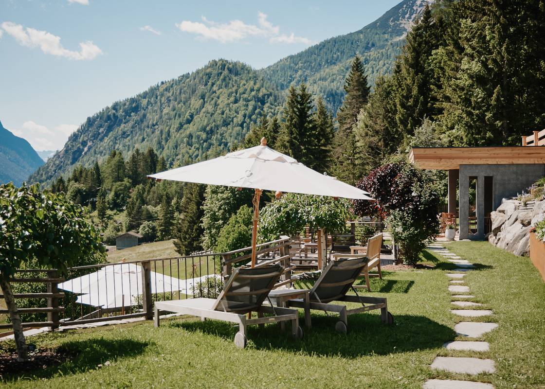 Sonnen- und Gartenterrasse im Hotel Das Kronthaler
