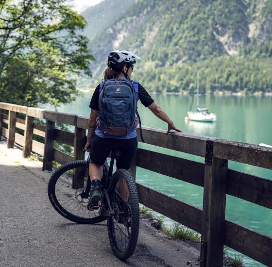 mountainbiken-auf-dem-achenseeradweg-mountain-biking-on-the-achensee-cycle-path2