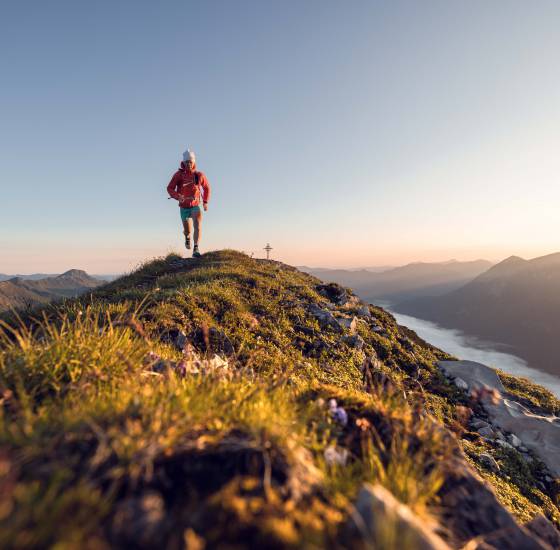 berglauf-auf-die-seekarspitze-im-karwendelgebirge-mountain-run-to-the-seekarspitze-in-the-karwendel-mountains