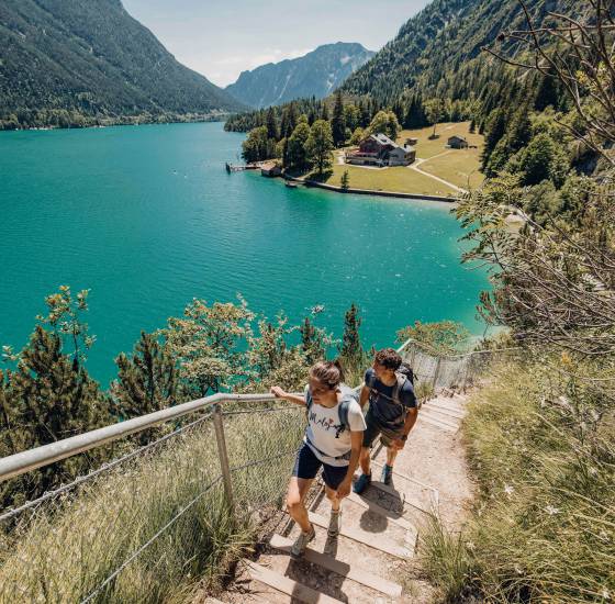 paerchen-wanderung-am-mariensteig-hiking-as-a-couple-on-the-mariensteig-2